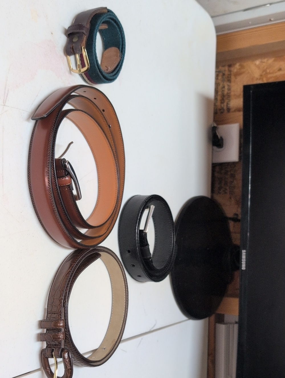Classic Men's Wrist 38 Assorted. Belts (94)